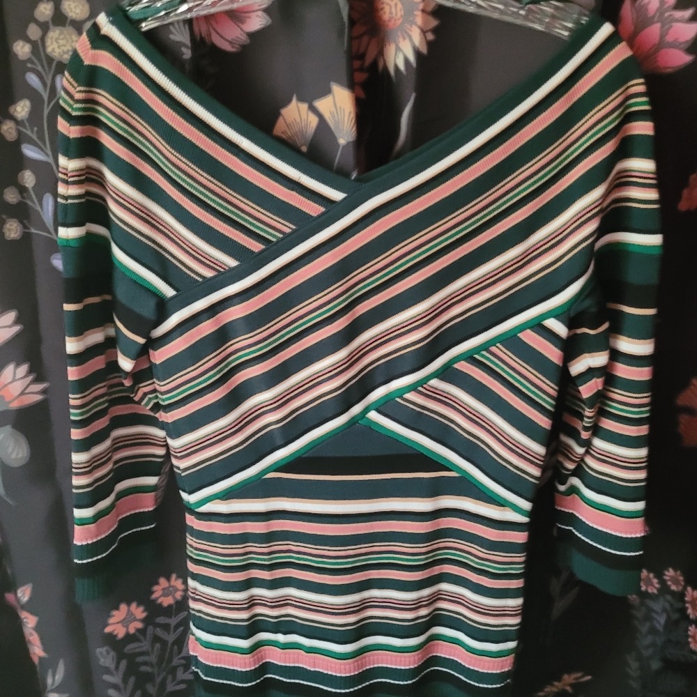 Top/Pants - Picture 5 of 16